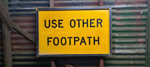 USE OTHER FOOTPATH Roadwork Sign