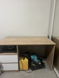 Desk with 2 big drawers