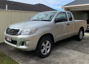 2014 Toyota Hilux Sr 5 Sp Automatic Extra Cab P/up