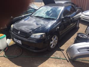 2x Holden Astra convertible black blue wrecking parts