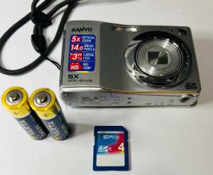 Sanyo VPC-S1415 14MP 5x Zoom Digital Compact Camera.