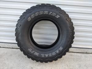 80% TREAD 16 INCH AT TYRE 265/75R16 GOOD RIDE RADIAL MT MUD TYRE