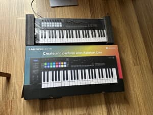 Novation Launchkey 49 MKII MIDI Keyboard
