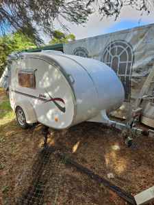 Avan teardrop camper trailer