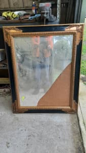 Picture / mirror frame