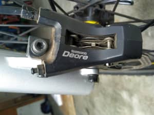 disc brake shimano Deore m535 front and rear. not Giant or trek