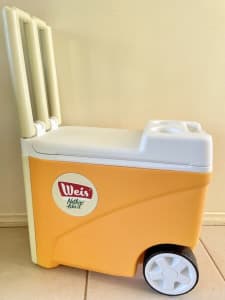 Cricket Cooler branded 33 litre esky