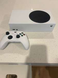 Xbox Series S 512GB Console and Controller