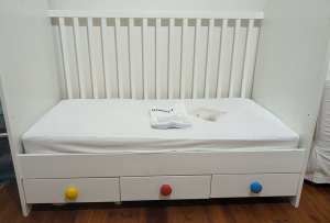 IKEA cot - converts to junior bed 