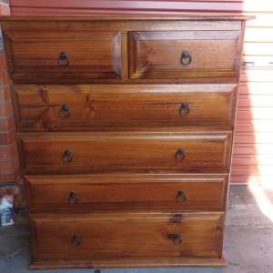 Chest drawers pine metal handles cash only on pickup 