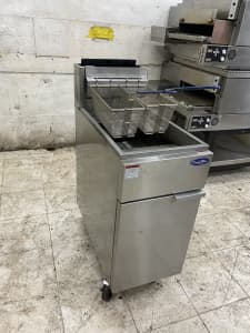 Gas deep fryer log or natural gas like new