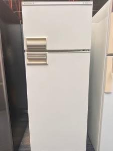 Kelvinator Top Mount Fridge Freezer 400L, 6 Months Warranty (30021 L4)