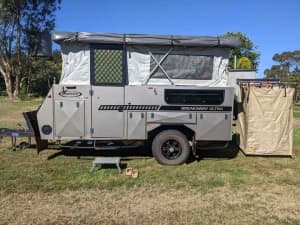 2018 Lifestyle Breakaway Ultra hybrid camper