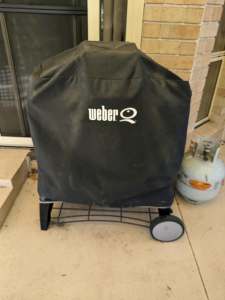 WEBER BBQ - Q200 with Trolley