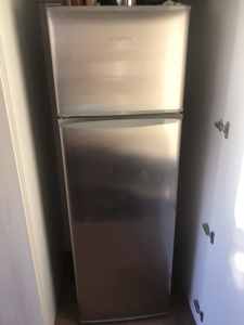 Fridge and freezer Fischer and Paykel used