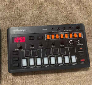 Roland Aira J6 Chord Synthesizer