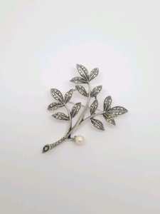 Sterling Silver Marcasite and Pearl Brooch 