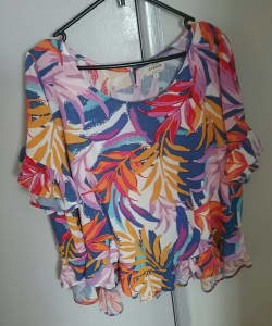 Beautiful Coloured Summer Top size Small 