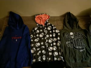 Boys clothing 3 hoodies,1 shirt,4 t-shirts n trackpants