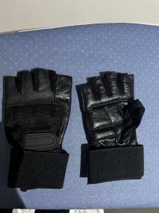 Training Gloves with wrist support