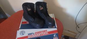 Steel Blue Argyle safety boots Size:9 brand new in the box.
