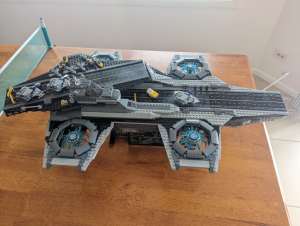 LEGO The SHIELD Helicarrier 76042