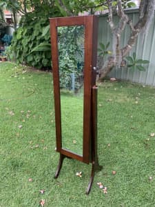 Lovely dark wooden stand up jewellery stand with mirror & key lock