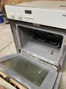 Miele h212 built in electric oven