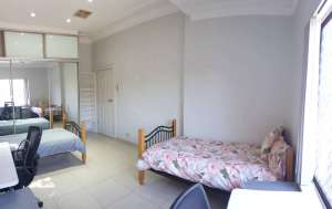Large Private Room (on your own or to share) - Arncliffe 