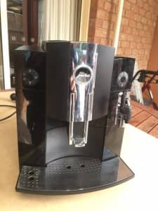 Jura C9 Automatic Coffee Machine Piano Black