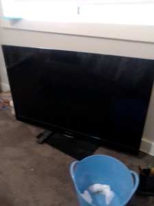 42 inch no Netflix and Stan with remote Hisense 