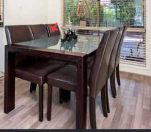 DINING TABLE Six pace table plus 5 chair 