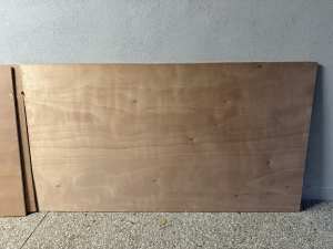 FREE PLYWOOD BOARDS - 6 in total