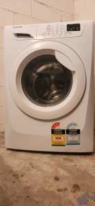Simpson 8kg washing machine in near new condition.