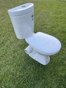 ✳️ Caroma LH skew trap toilet suite NEW UNUSED ✳️