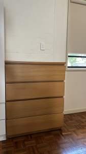 Perfect condition Chest of 4 drawers 