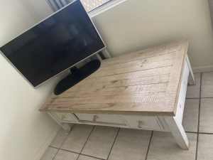 Lounge TV cabinet with draws & 43” Panasonic TV
