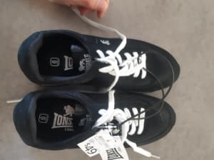 Brand new size 6 sneakers