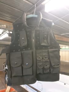 Tactical vest mens size S/M 
