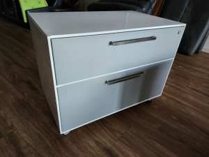 Wanted: Metal office drawer