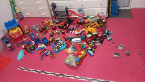 Big lot of Hot wheel cars, track, Thomas the train. all for $20