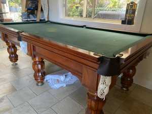 Traditional Pool Table : 8 Ft x 4 Ft.