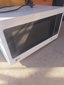 Free microwave for parts