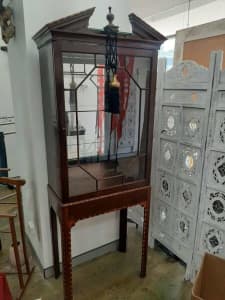 Absolutely Beautiful 1920's /1930's Antique Display Cabinet