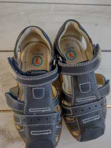 Toddler Snickers sandals 