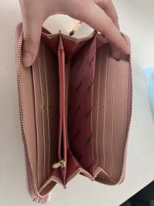 girls wallet，Multiple layers with zippers