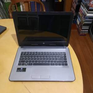 Cheap laptop HP 14 inch reset windows 10