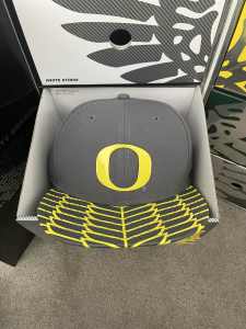 Nike Oregon Ducks Snapback Hat “Sonic Carbon”