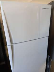 WESTINGHOUSE 416L fridge freezer warranty serviced eftpos afterpay del