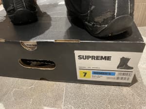 Burton supreme womens size 7 snowboard boots